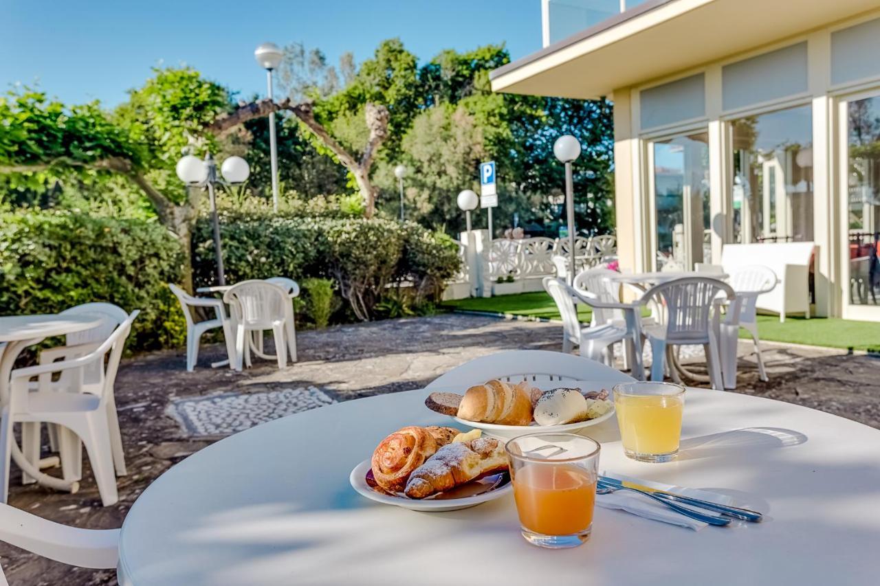 Hotel Buenos Aires Cervia Buitenkant foto