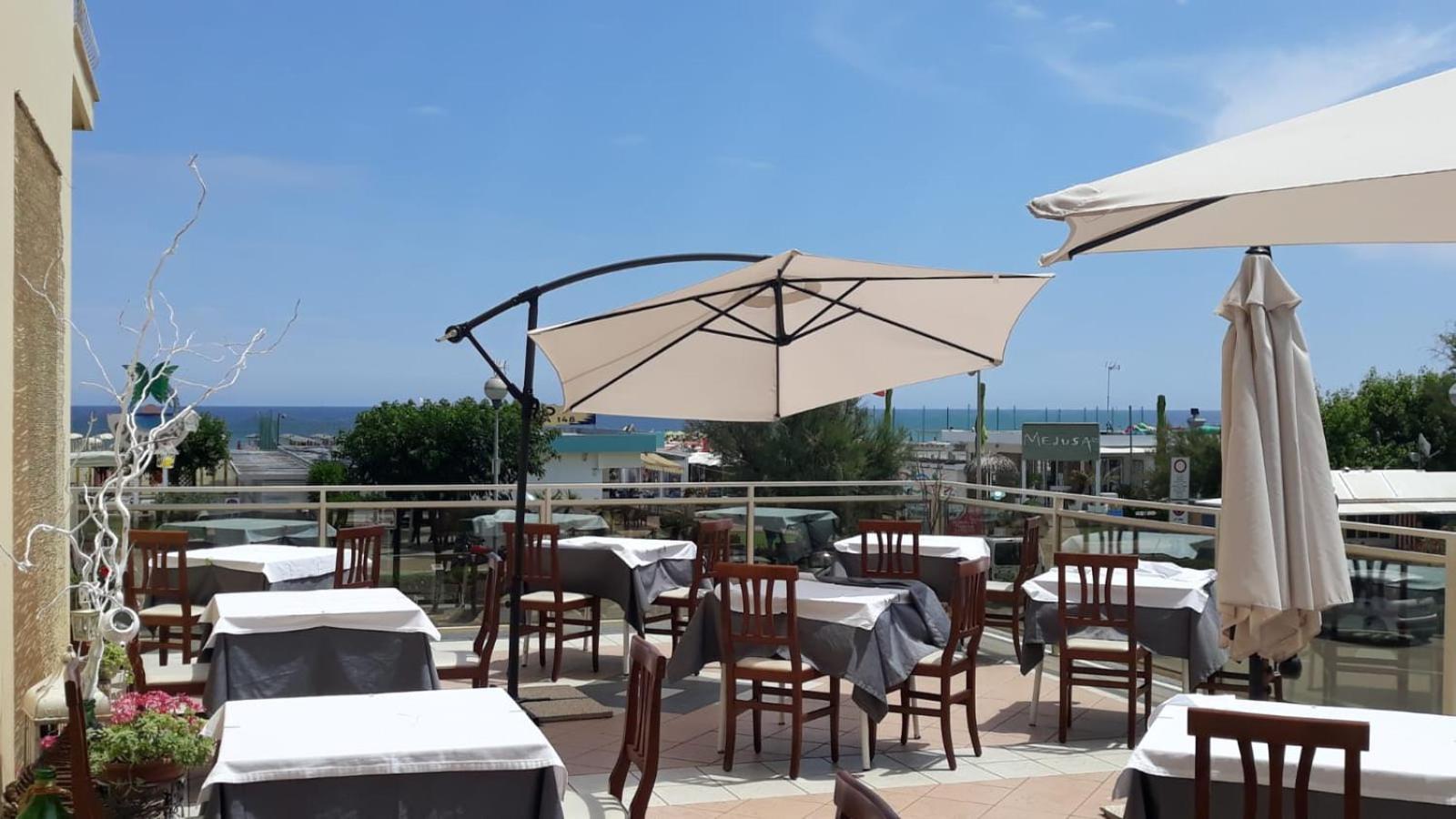 Hotel Buenos Aires Cervia Buitenkant foto
