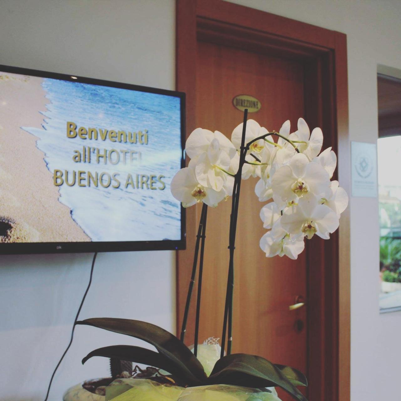 Hotel Buenos Aires Cervia Buitenkant foto